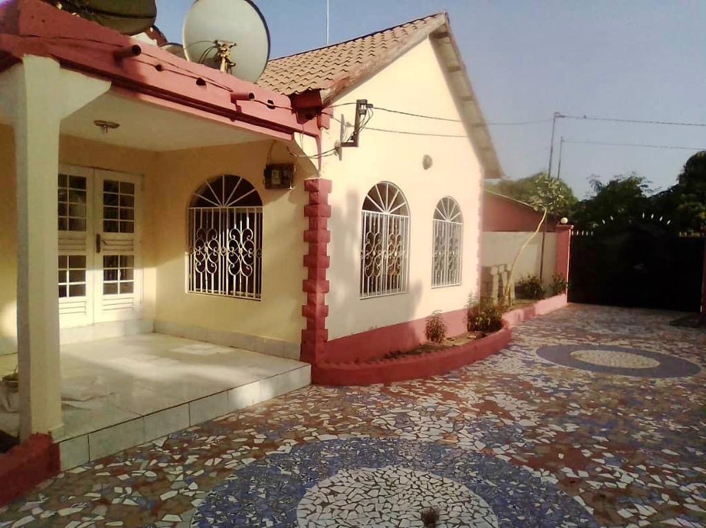 Compound for sale Wullinkama close to Brusubi phase 1