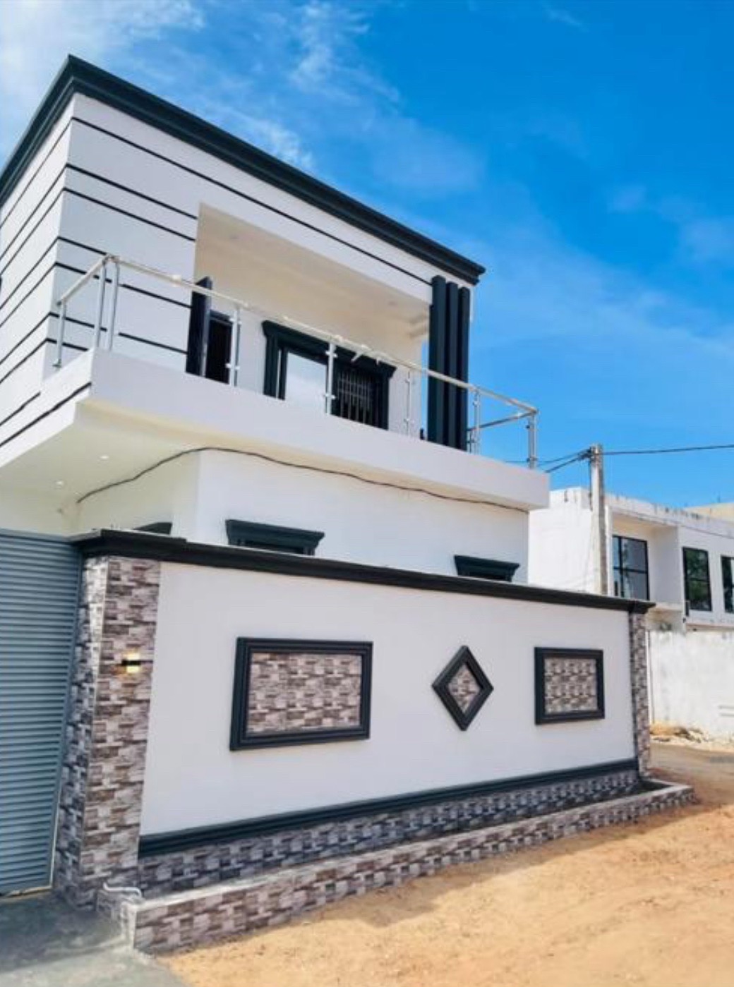 AVAILABLE: NEWLY BUILT 3-BEDROOM MANSION FOR SALE (TWO MASTER BEDROOMS)