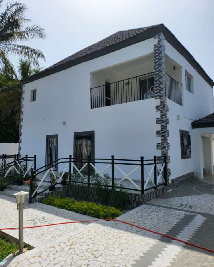 4 bedrooms downstairs three bedroom upstairs beautiful compound. Its not far from the highway going price D13 million with negotiation.